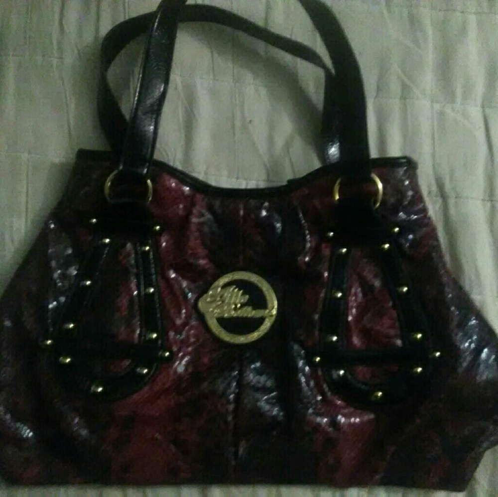 Apple bottoms red and black purse